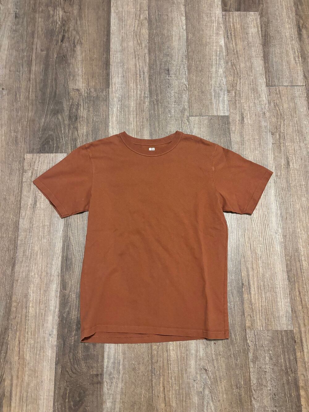 Uniqlo Blank Fitted Tee Shirt